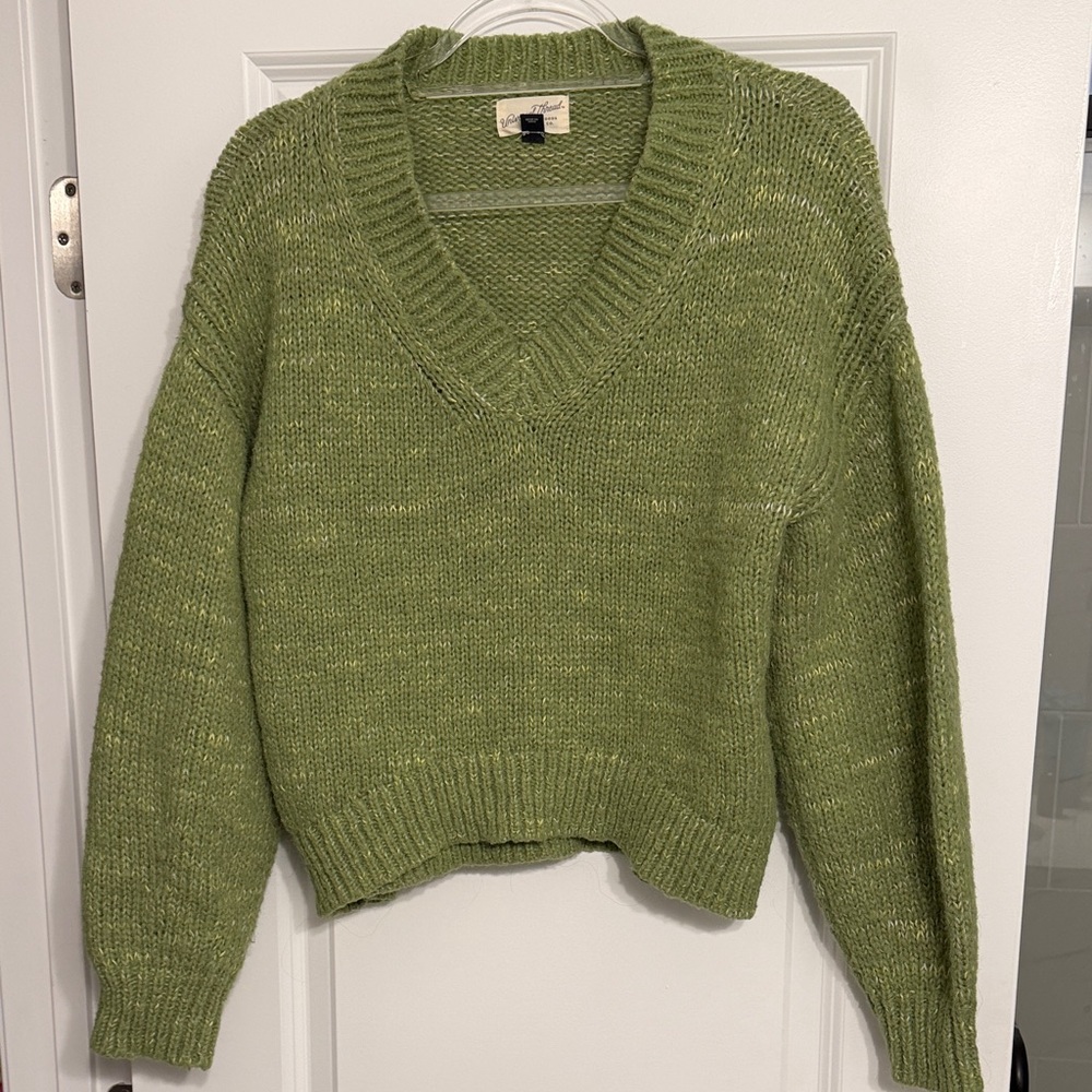 Universal Thread Olive V-Neck Sweater